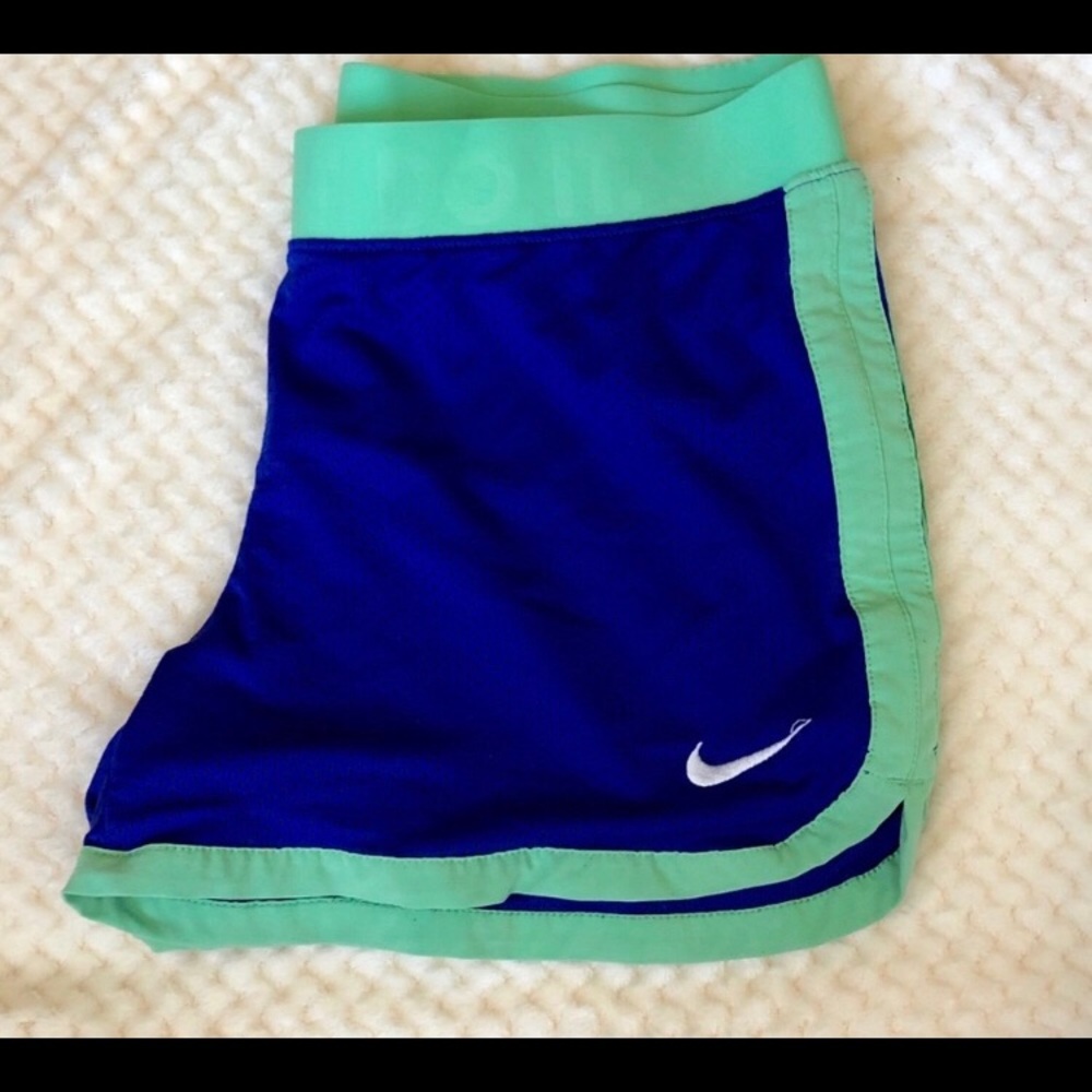 Nike shorts Medium